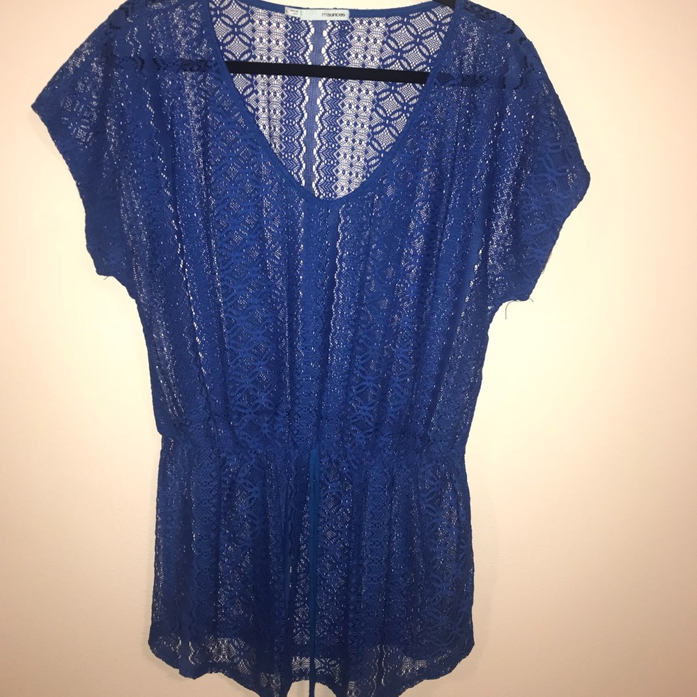 Maurice’s blue shirt